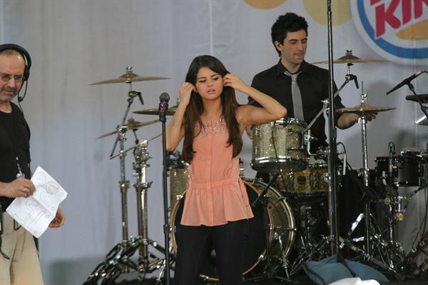 Selena Gomez performs at the Good Morning America GMA Summer Concert Series in New York City on June 17, 2011