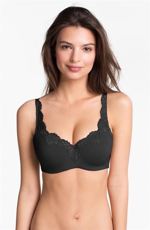 Emily Ratajkowski in lingerie