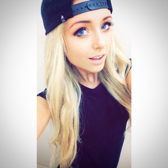 Chloe Harwood taking a selfie